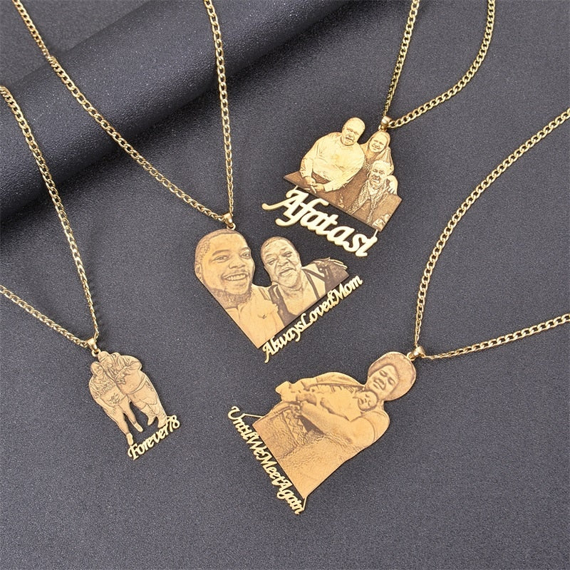 Capturing Love: Engraved Personalized Picture Necklace - A Meaningful Gift
